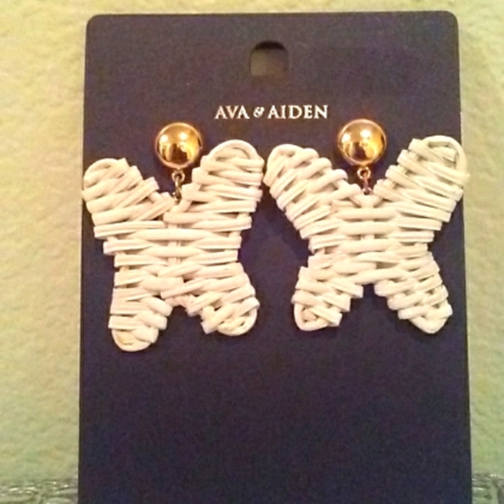Ava & Aiden Butterfly Earrings - Picture 1 of 4